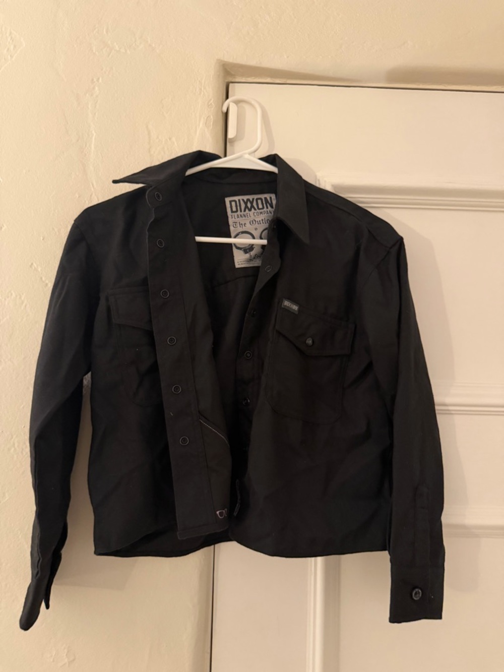 DIXXON  Black cropped flannel